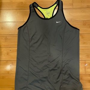 NIKE WORKOUT TANK
